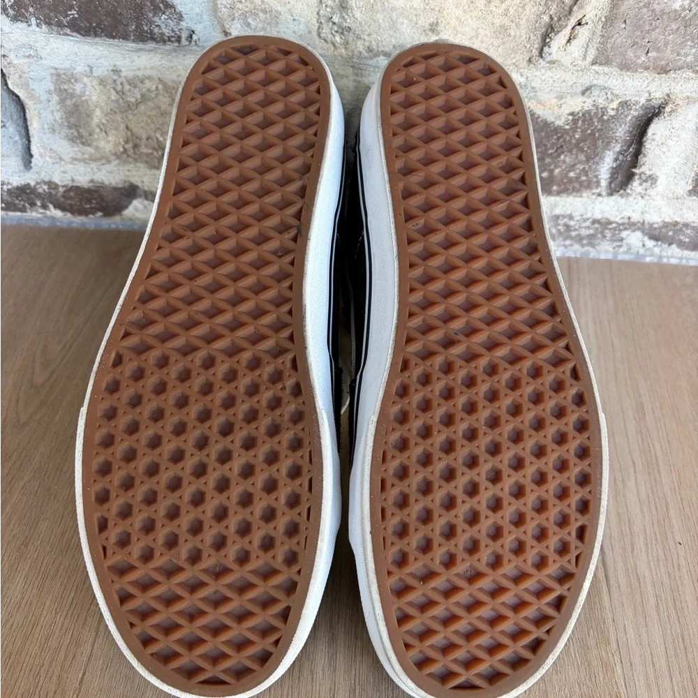 Vans Sk8-Hi hi-top sneakers in black and white suede - Picture 4 of 5